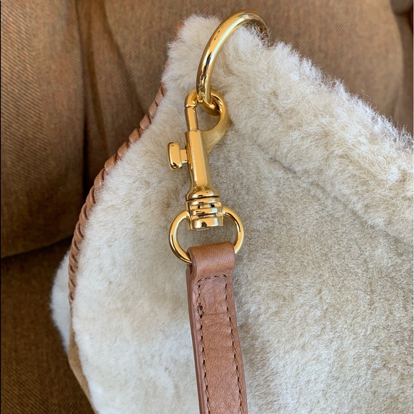 Authentic UGG Shoulder Bag - NWT - RARE - Picture 12 of 16